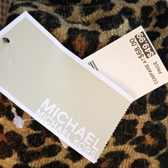 Michael Kors Leopard Design Infinity Scarf NWTS - Picture 4 of 4